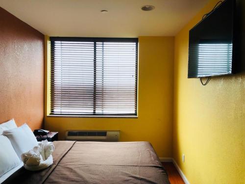 King Room - Non-Smoking