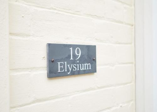 Host & Stay - Elysium House