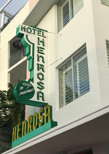 Entrance, Henrosa Hotel in Miami Beach (FL)