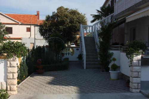 Apartments with a parking space Bibinje Zadar - 6189 - image 6