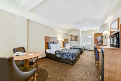 Anaheim Desert Inn & Suites