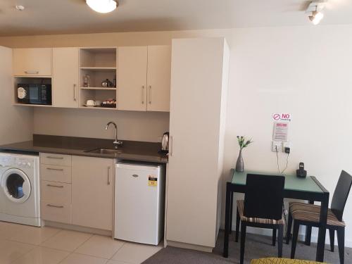 設施, 德拉戈汽車旅館 (De Lago Motel) in 梅裏韋爾