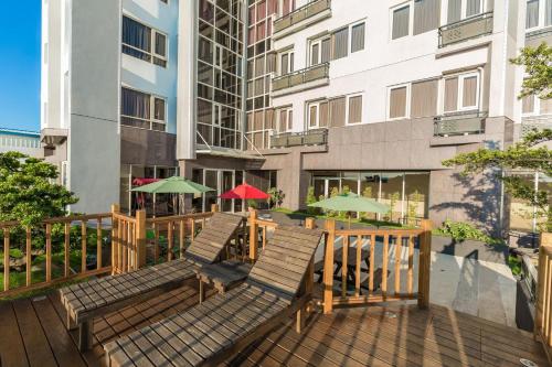 Exterior view, Tien Hsiang Lin Sea Dragon King Hotel near Siyu