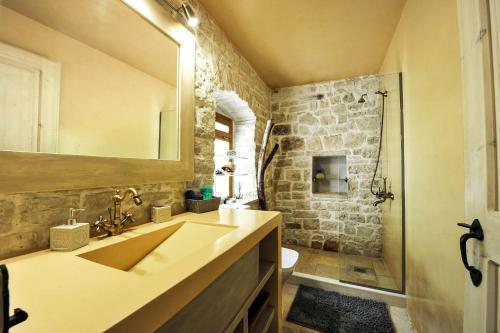 Leonora House - image 7