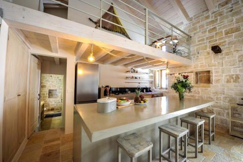 Leonora House - main image