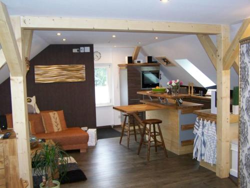 Loft-Ferienwohnung zur "Kfz-Schenke" in أبولدا