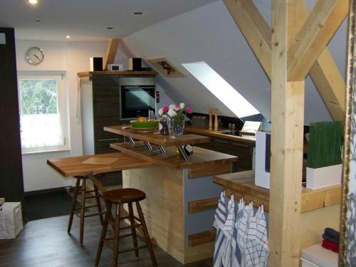 Loft-Ferienwohnung zur "Kfz-Schenke" in أبولدا