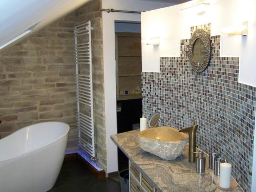 Loft-Ferienwohnung zur "Kfz-Schenke" in أبولدا