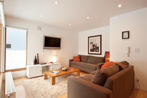 Three-Bedroom Apartment (6 Adults)