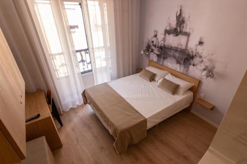 Plaza Mayor Suites & Apartments Plaza Mayor Suites & Apartments is conveniently located in the popular City Center area. Both business travelers and tourists can enjoy the propertys facilities and services. To be found at the prope