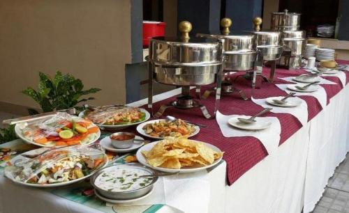 อาหารและเครื่องดื่ม, นิว โควาลัม บีช โฮเต็ล (New Kovalam Beach Hotel) in โกวาลัม