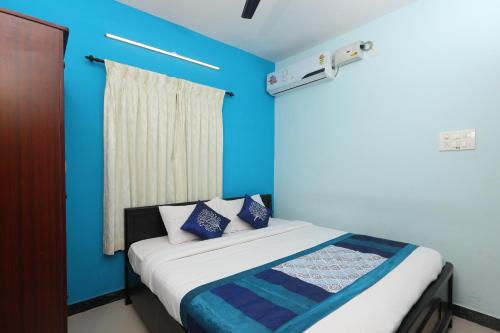 OYO 9763 Red Wood Apartments