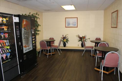 Scottish Inn Knoxville - 식음료(F&B)