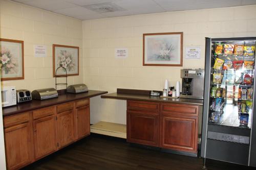 Scottish Inn Knoxville - image 8