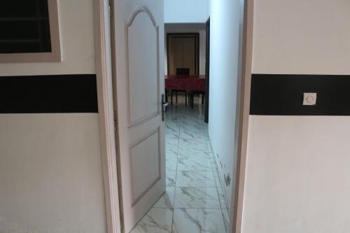 One-Bedroom Apartment image 10