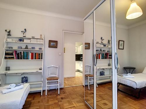 Nestor&Jeeves - L'OLYMPIC - Central - Very close sea, Nice (fotografie 10)