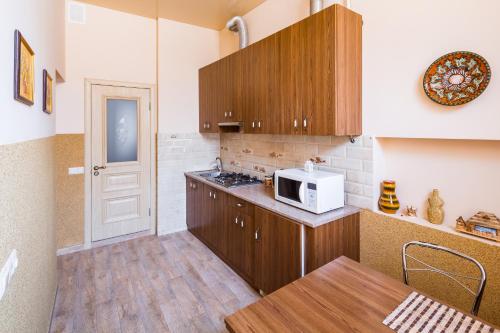 Apartment on Lesya Kurbasa 7