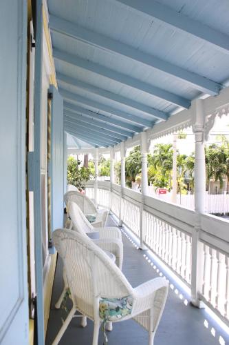 Angelina Guesthouse Adults Only No Resort Fees - image 6