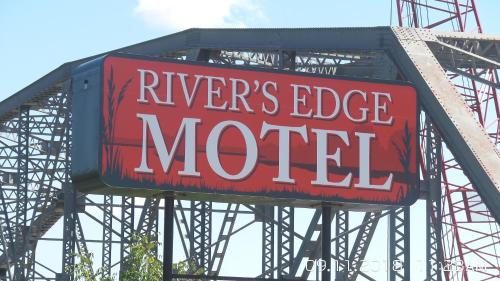 Rivers EDGE MOTEL