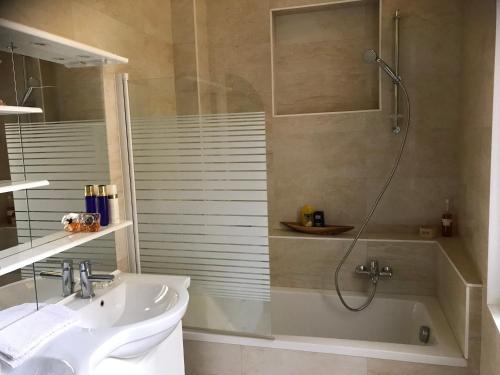 2 Boulevard De Nancy - ibis Strasbourg Centre Les Halles