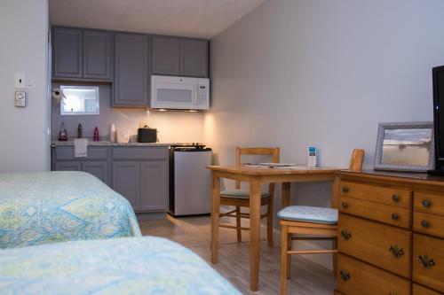 Seacoast Motel - image 4