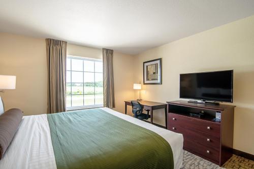 Cobblestone Hotel & Suites - Paxton Cobblestone Hotel & Suites - Paxon is perfectly located for both business and leisure guests in Paxton (IL). The property has everything you need for a comfortable stay. Service-minded staff will welc