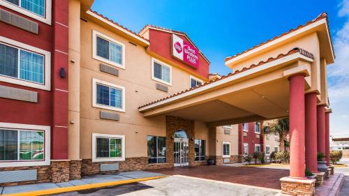 . Best Western Plus Main Street Inn