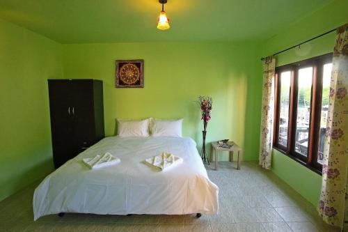 PP Red Tuna Hut in Loh Ba Gao