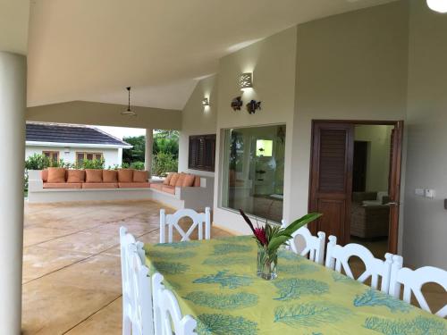 ทางเข้า, Bella Vista in ลาส เทอเรนาส