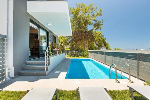 Nisos Villa, Pool & Heated SpaWhirlpool, Walking to Beach, By ThinkVilla - Crete
