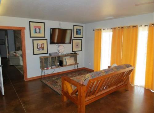 Willow Manor - image 7