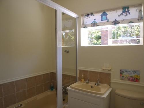 浴室, Paulyn Place in 肯頓海