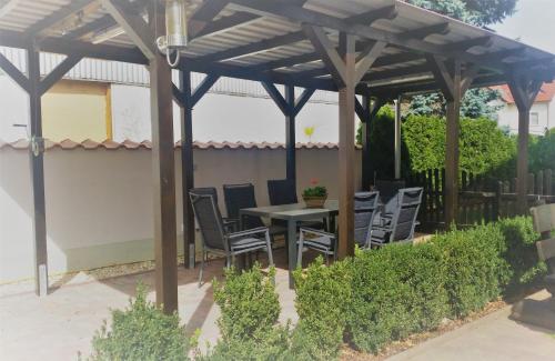 Dārzs, Ferienwohnung "Burgblick" in Heldrungen