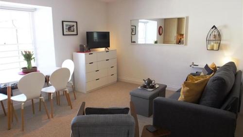 Cobra House 3, Tenby, West Wales