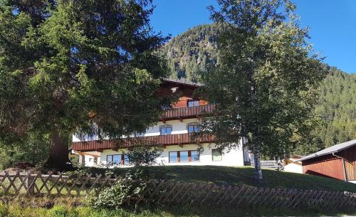 Pension Alpenrose - image 9