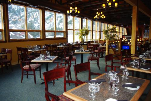 Waterton Lakes Lodge Resort