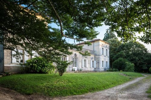 Château Le Méjean chambre d'hôte Pessac-sur-Dordogne