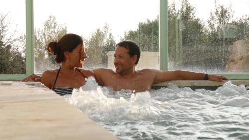 熱水浴缸, Finca Hotel Rural Es Turó Spa (Finca Hotel Rural Es Turo Spa) in 卡拉聖塔阿尼