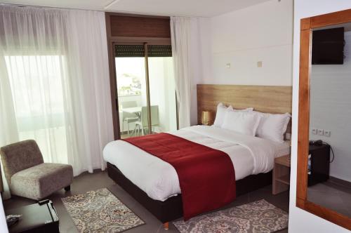 Dakhla Sur Mer Hotel Stop at dakhla sur mer hotel to discover the wonders of Dakhla. Featuring a satisfying list of amenities, guests will find their stay at the property a comfortable one. Service-minded staff will welco