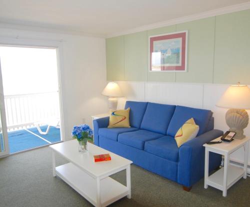 Poolside Suite with Balcony