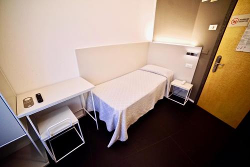 Centrale Hotel - image 6