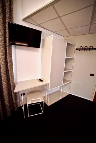Centrale Hotel - image 12