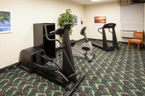 Country Inn & Suites by Radisson Saginaw MI - image 4