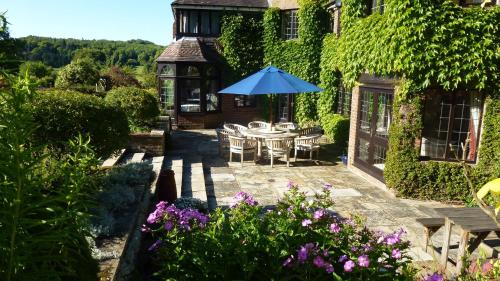 The Limes Country House with Heated Pool & Hot Tub in Great Missenden