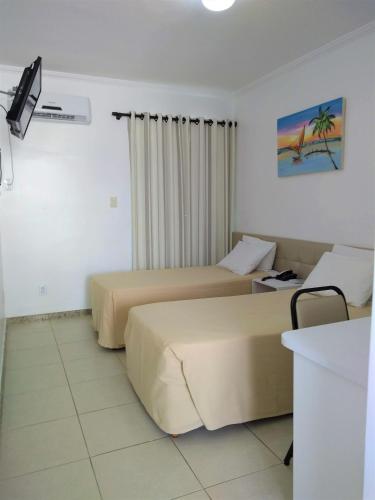 Standard Double or Twin Room image 10
