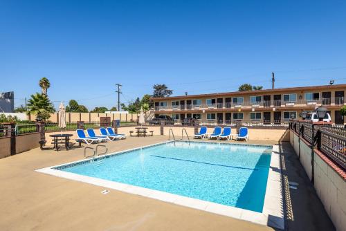 Sea Rock Inn - Los Angeles - image 3