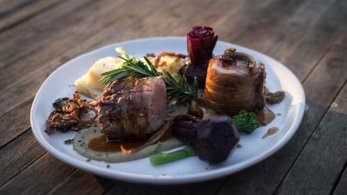 طعام و مشروبات, Dampier Mermaid Hotel in Dampier