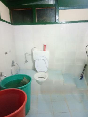 Bathroom, Vamoose Nehabo in Zero