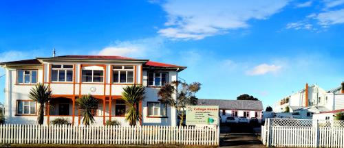 42b College House - Accommodation - Whanganui