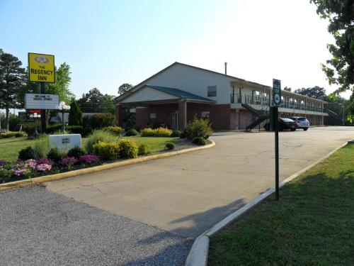 Regency Inn Eureka Springs - 출입구